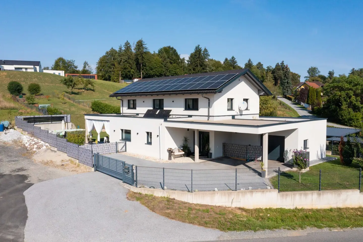 Ein Zuhause, das mehr kann | Zeitgemäßes Wohnen trifft durchdachte Technik und großzügigen Freiraum