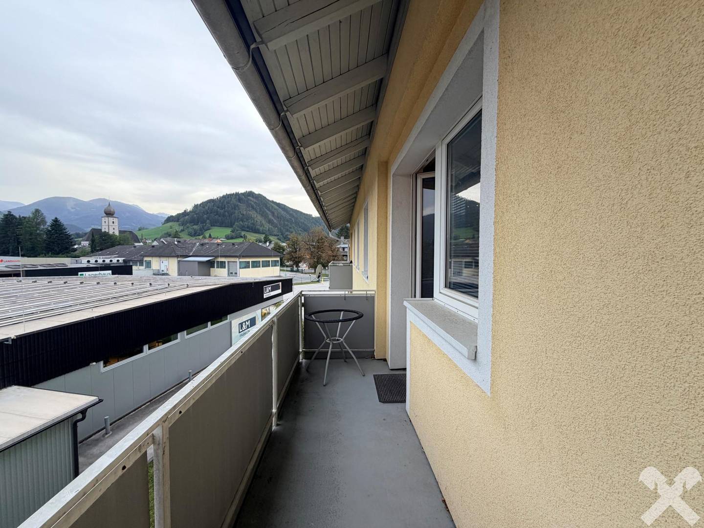 Lichtdurchflutete Wohnung mit Südbalkon und Grünblick