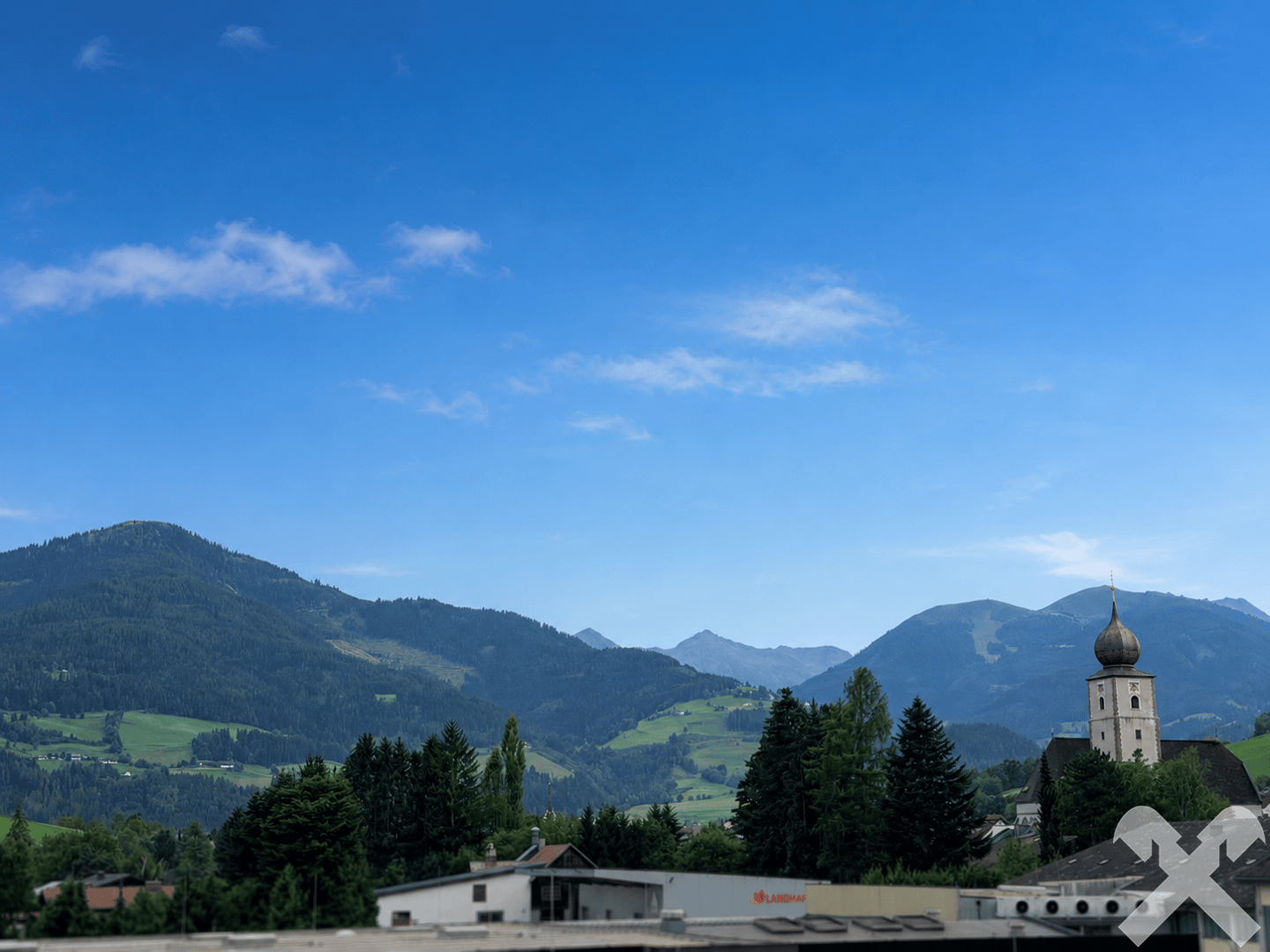 Lichtdurchflutete Wohnung mit Südbalkon und Grünblick