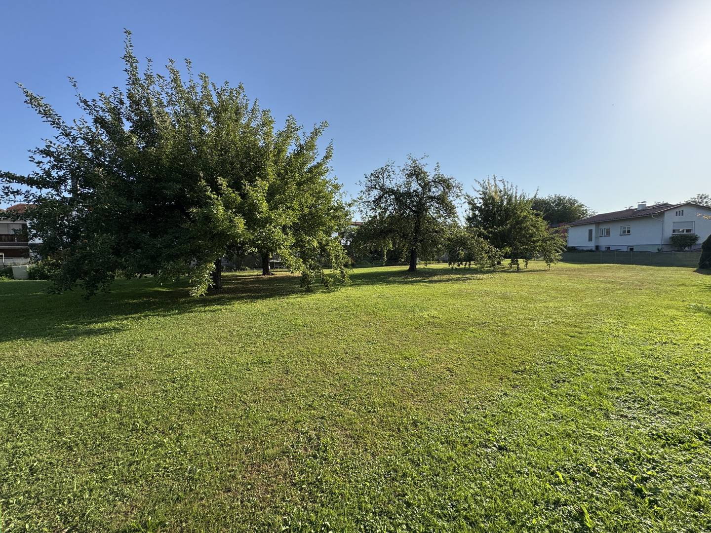 Sunny building plot with existing house near border Wohnung