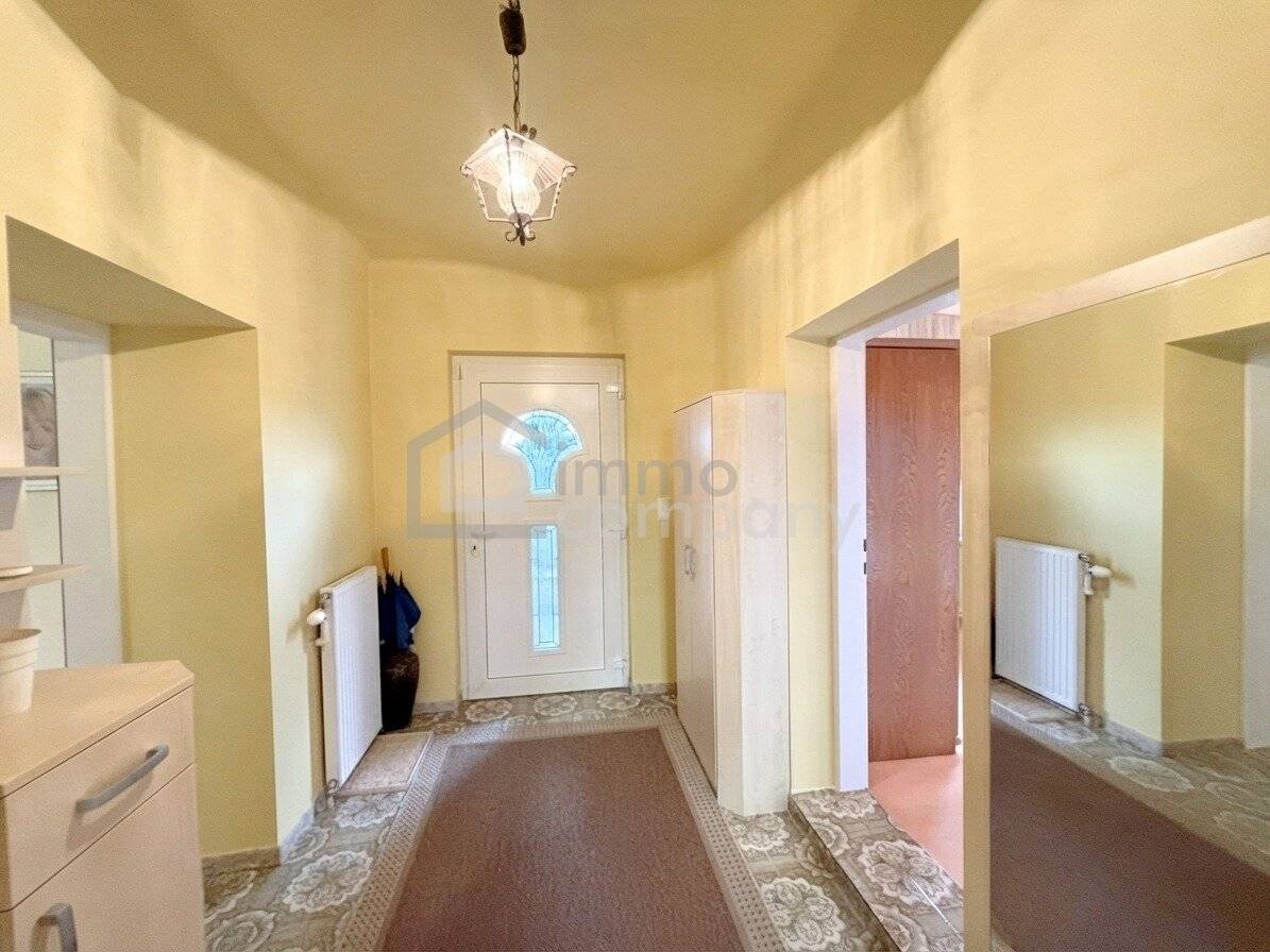 Großzügiges Mehrfamilienhaus mit Garten, Terrasse &amp; 3 Garagen in Marchegg um 620.000€
