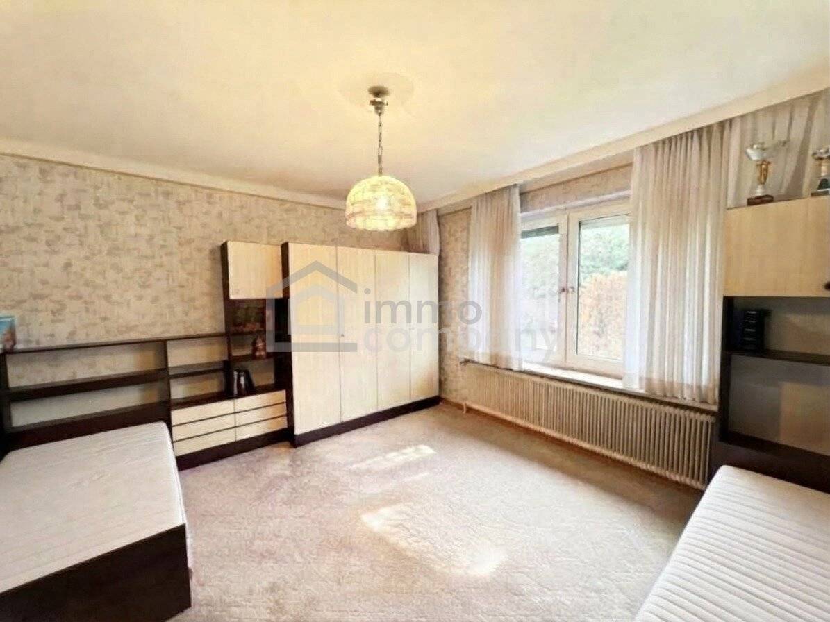 Großzügiges Mehrfamilienhaus mit Garten, Terrasse &amp; 3 Garagen in Marchegg um 620.000€