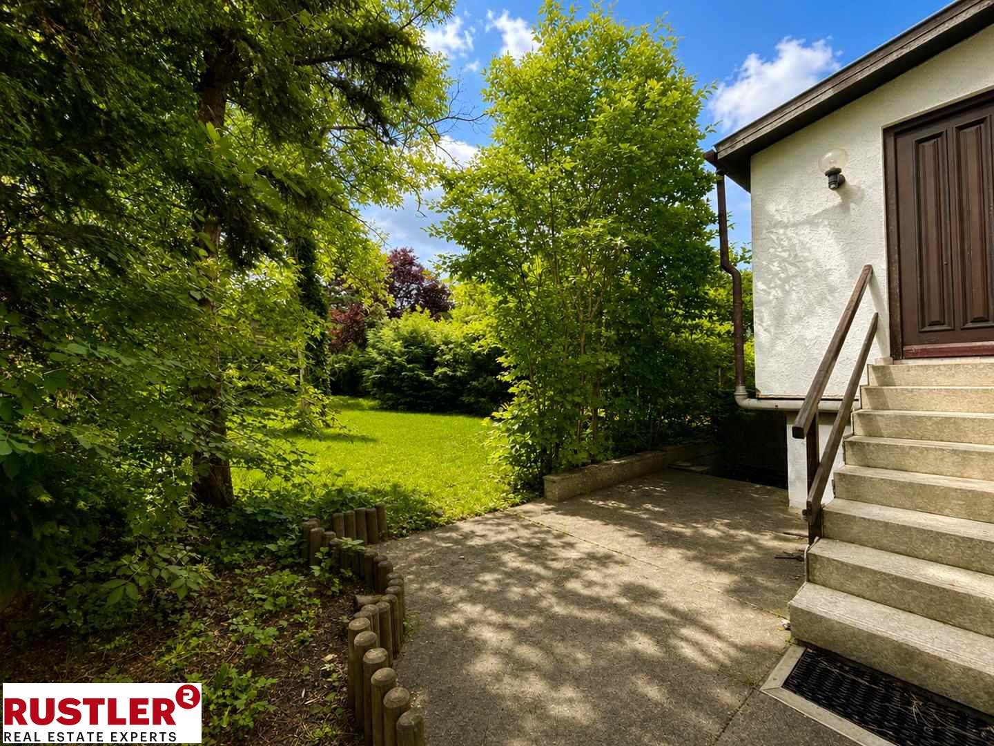 Anlegerwohnung im Doppelhaus mit südseitigen Loggien
