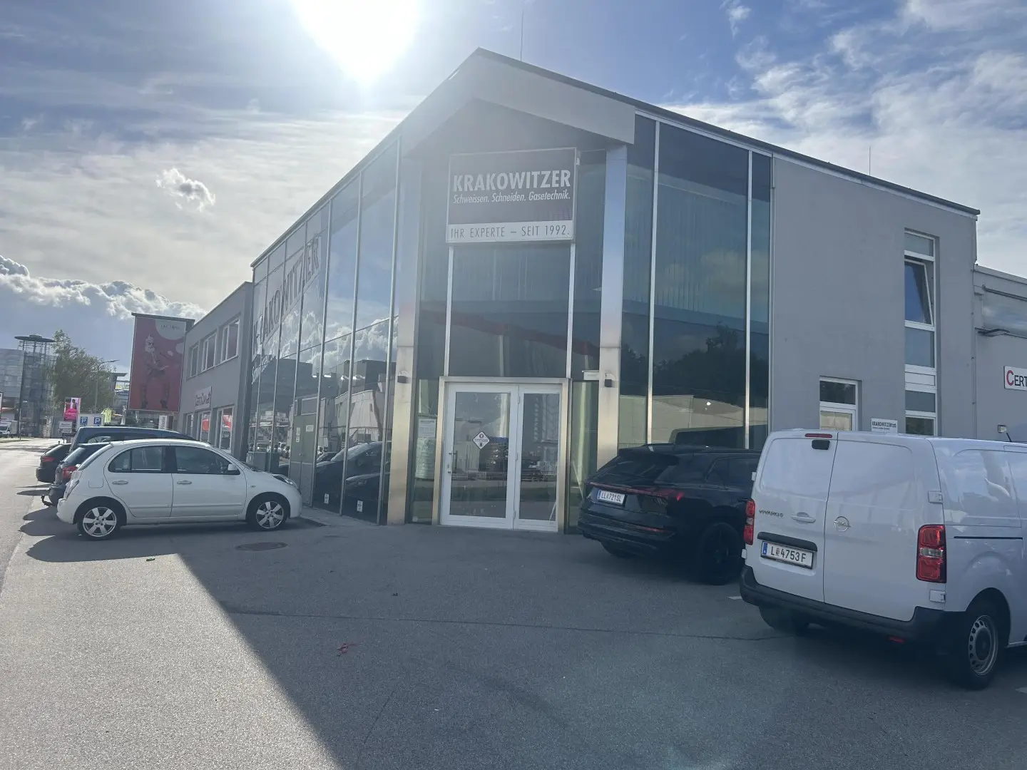 Apartment in a well connected location near Plus City