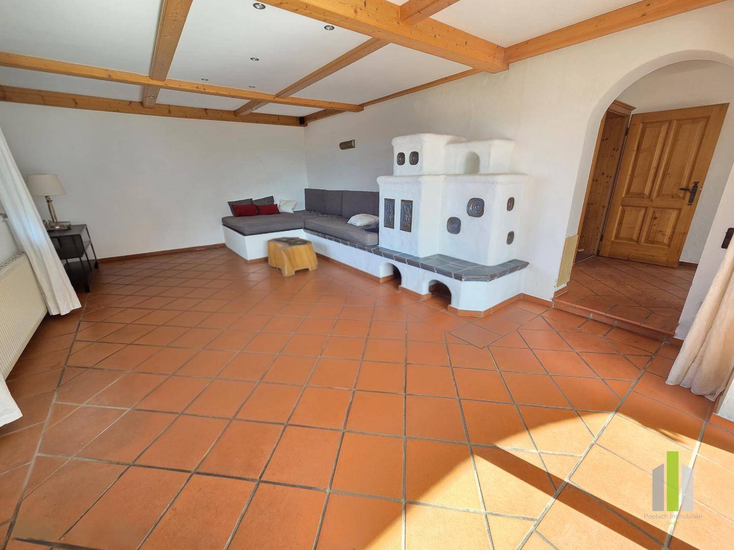 Family apartment with garden and southeast terrace