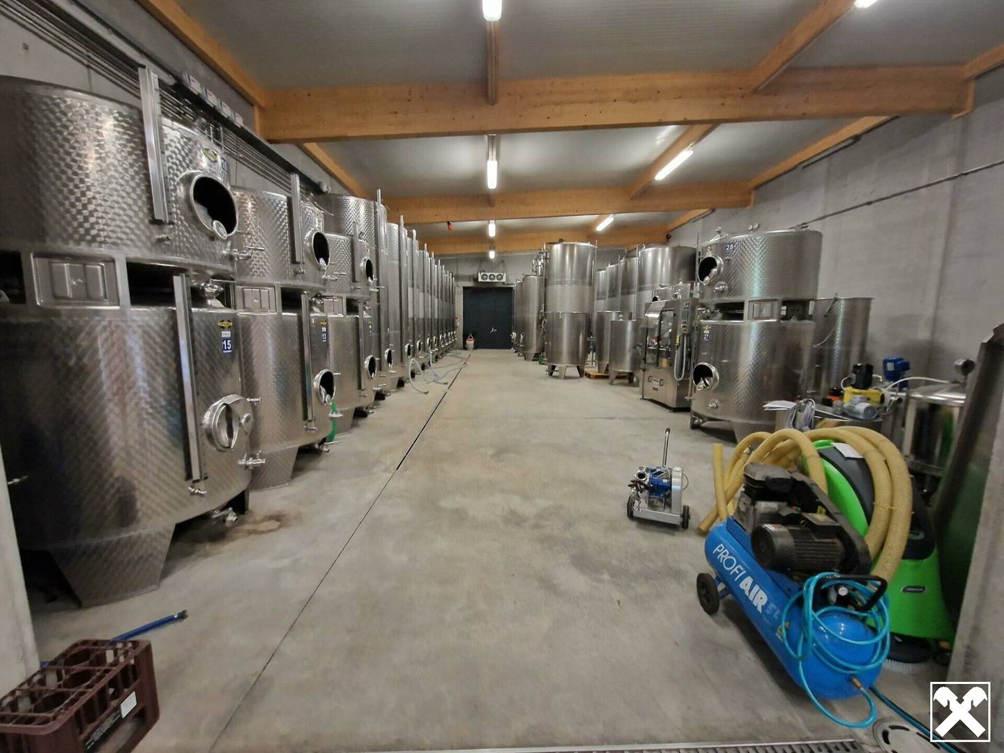RARITÄT: MODERNE WEINKELLEREI ZUR LANGFRISTIGEN MIETE