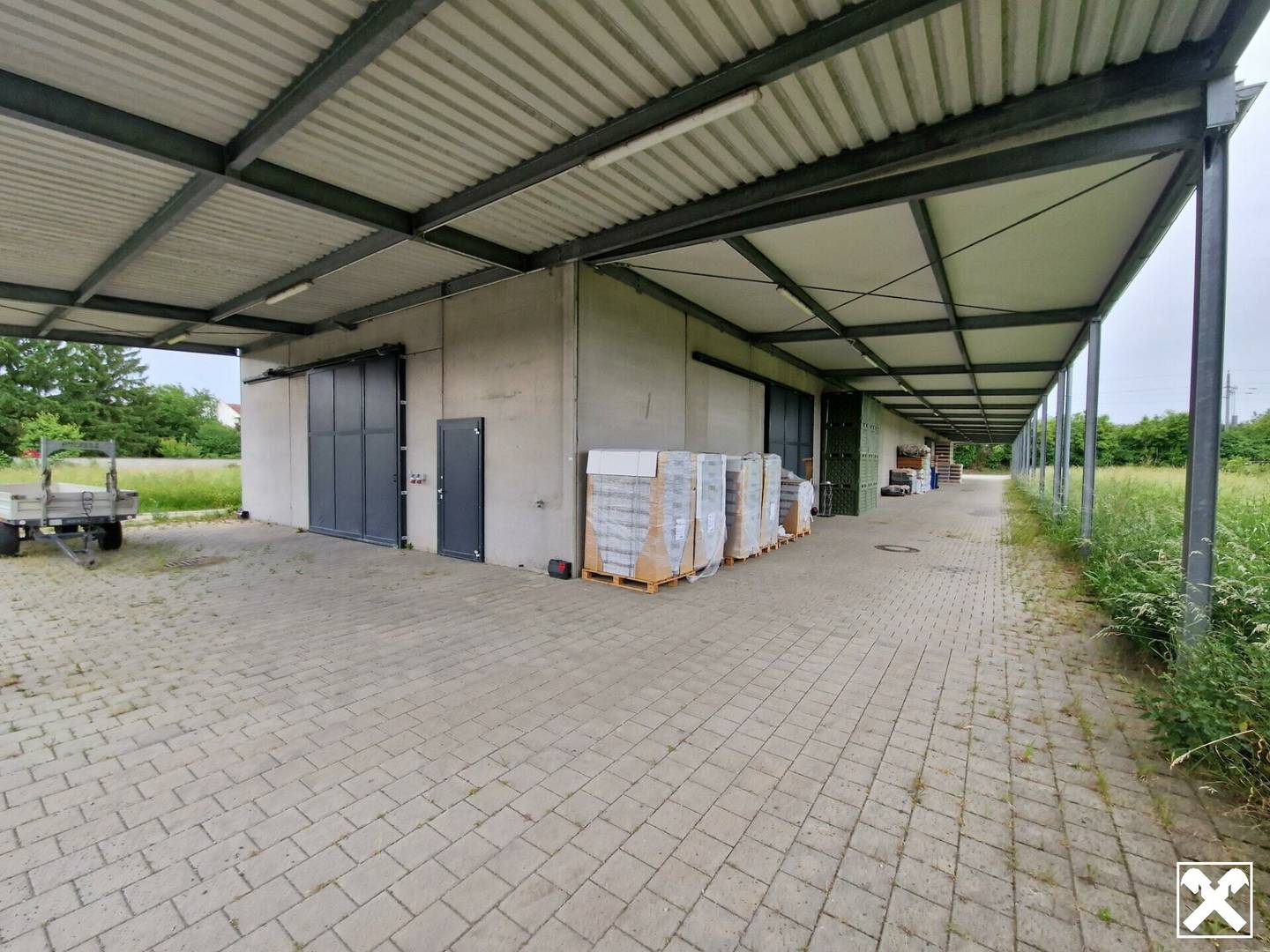 RARITÄT: MODERNE WEINKELLEREI ZUR LANGFRISTIGEN MIETE