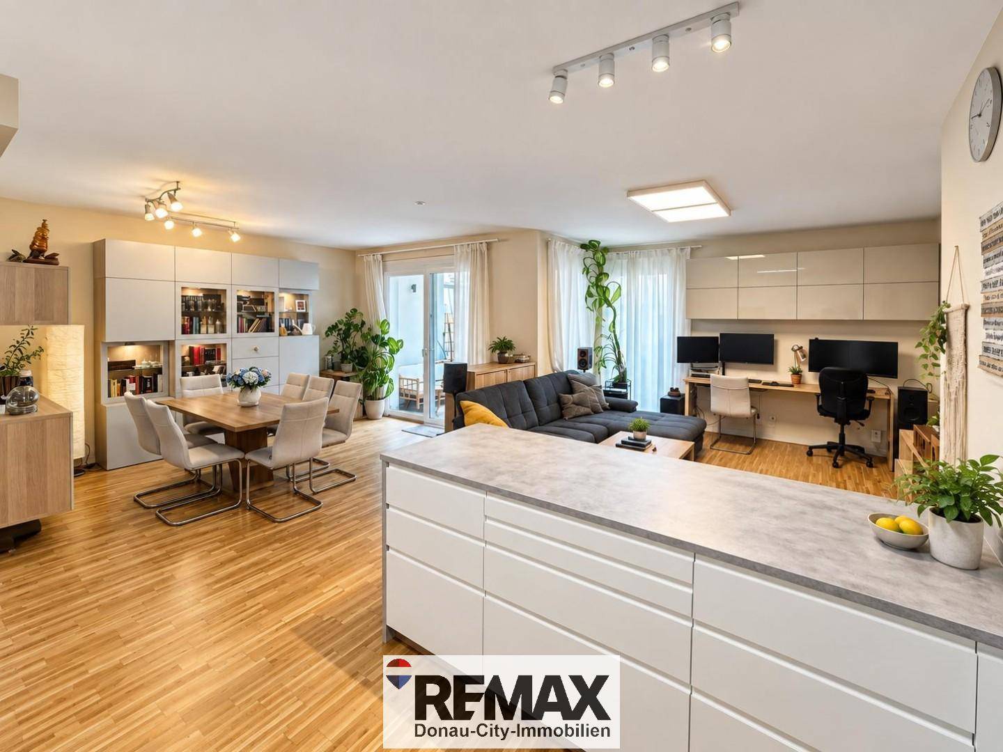 Maisonettewohnung mit großzügigen Eigengärten und Garage