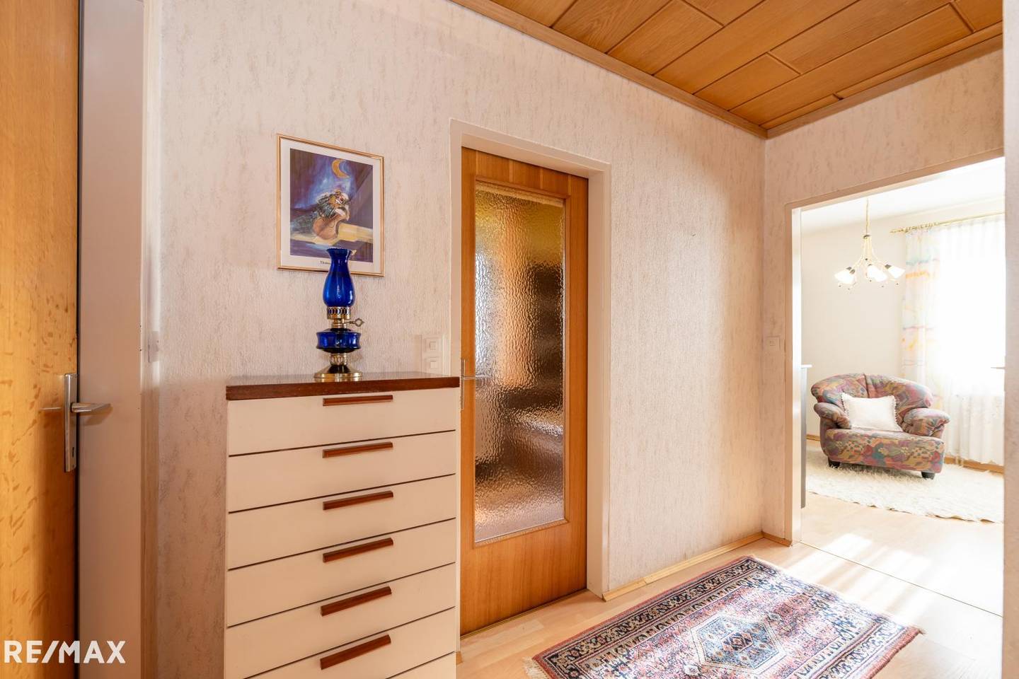 Bright apartment with green views near LKH