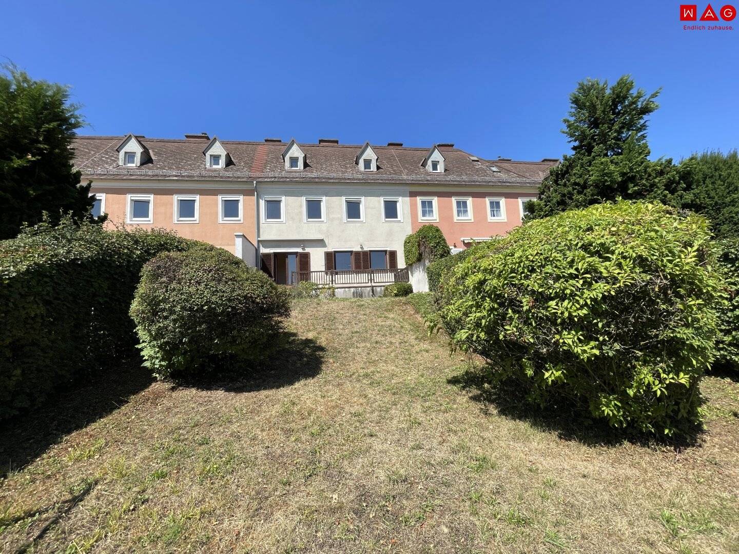 Terraced house with mountain view in quiet Linz location – your dream home with potential
