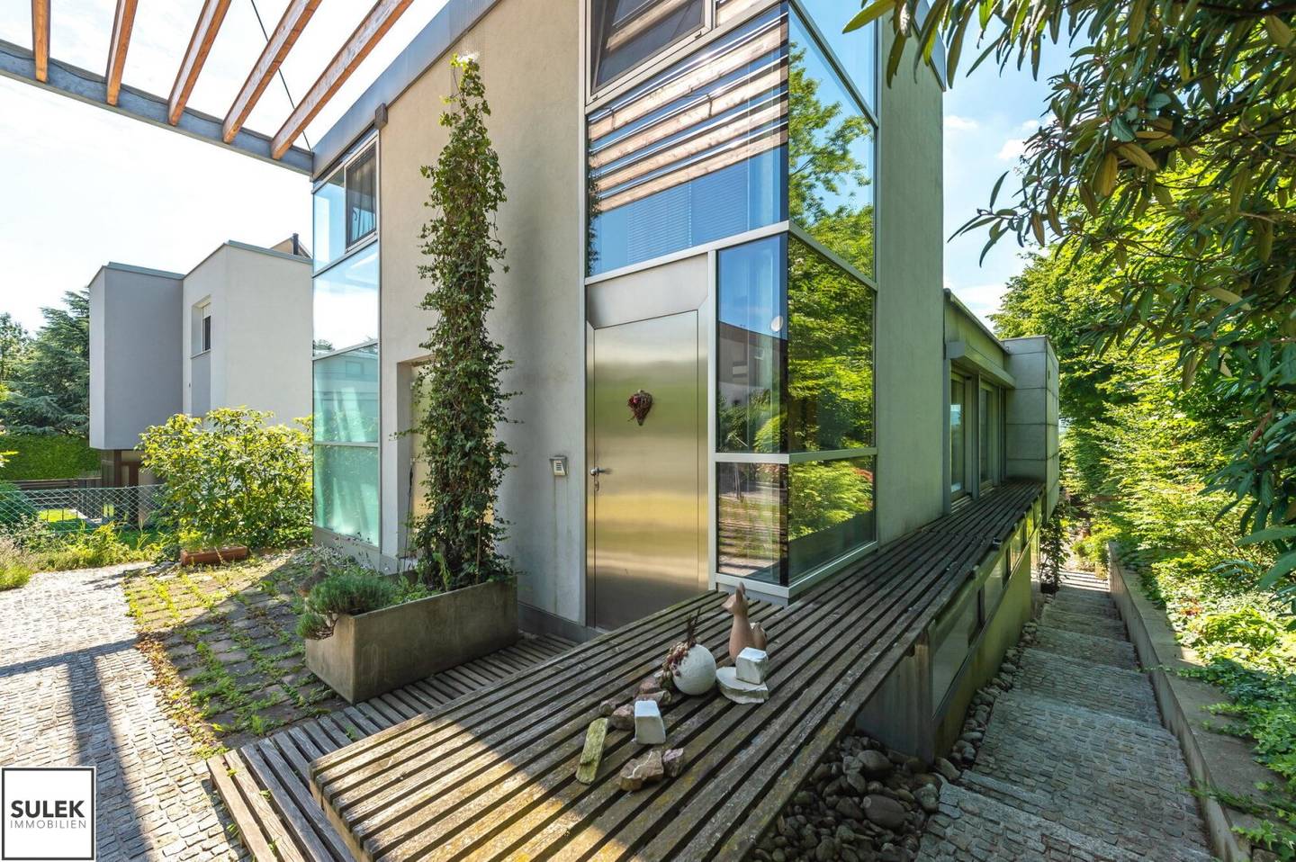 Mauer: Architect-designed house in absolute quiet location