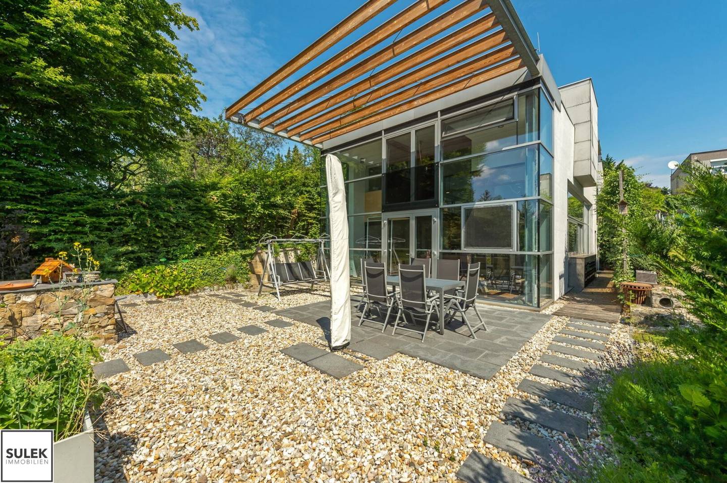 Mauer: Architect-designed house in absolute quiet location
