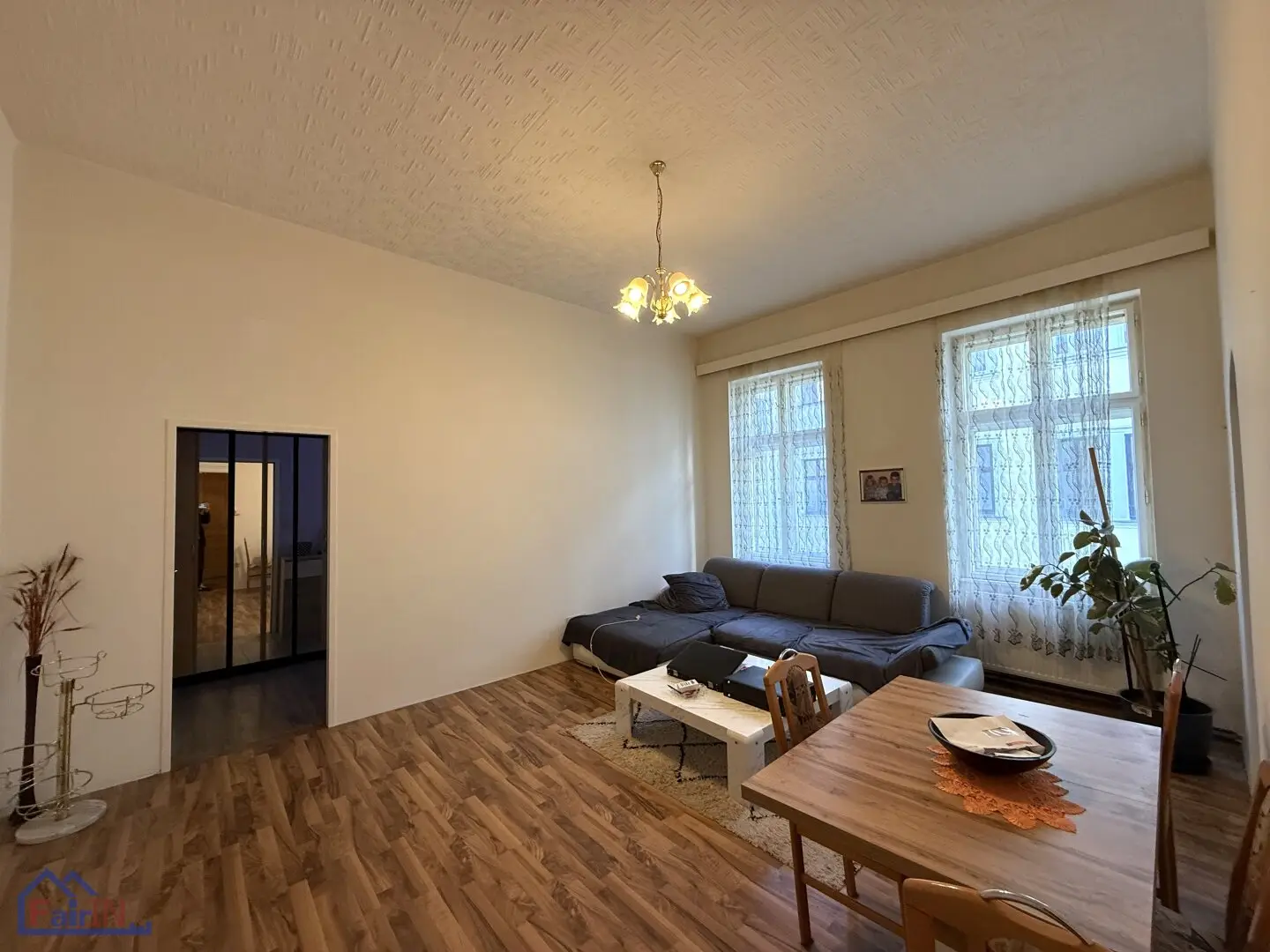 GOOD LOCATION 2-room condominium in central location of the 6th district – near subway