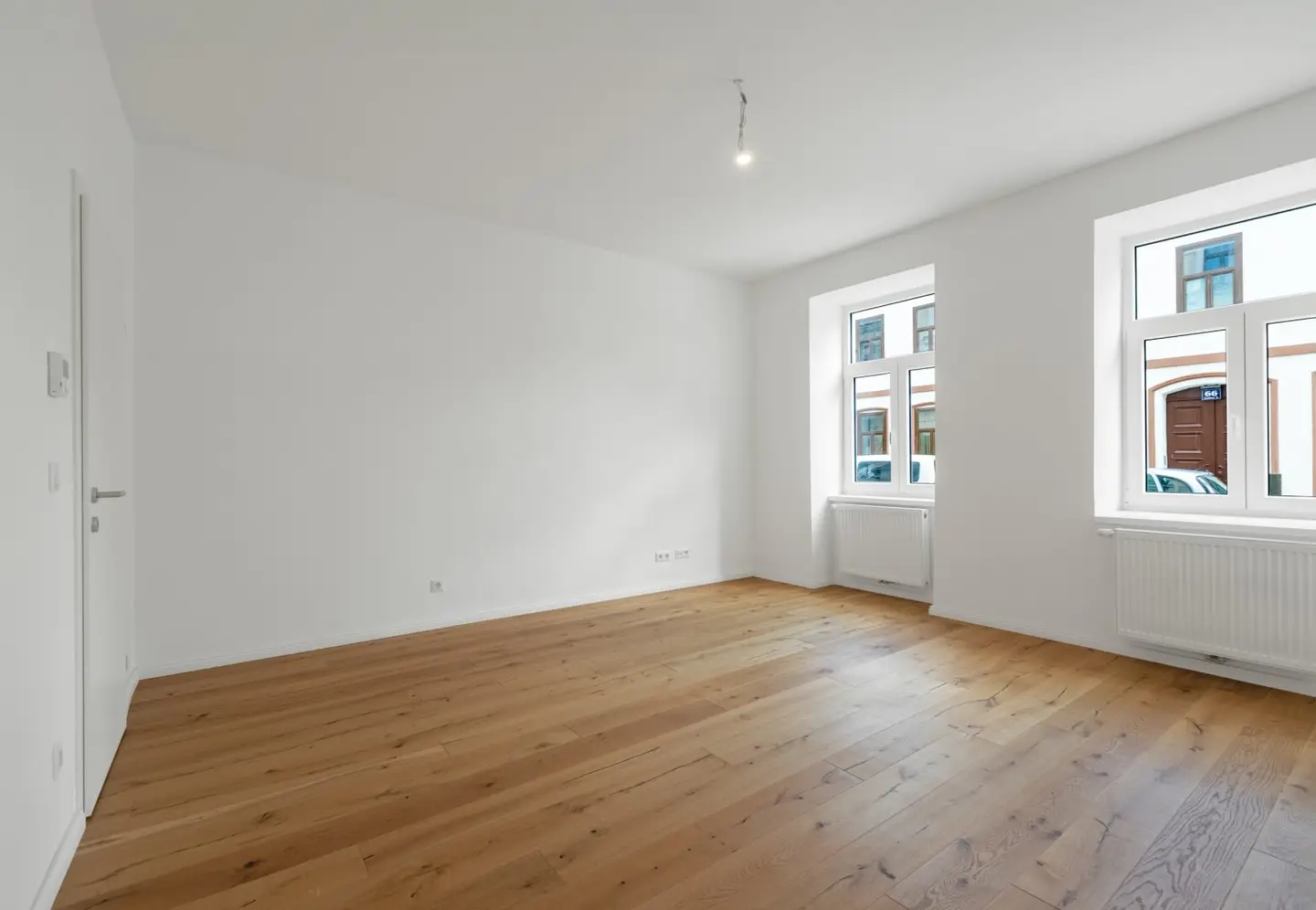 Old building bargain First occupancy after renovation with garden option € 199,000