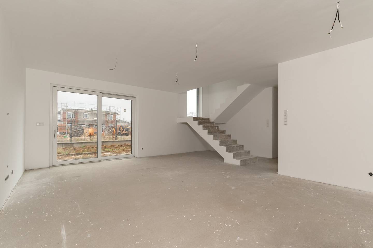 First occupancy, modern semi-detached house in Potzneusiedl