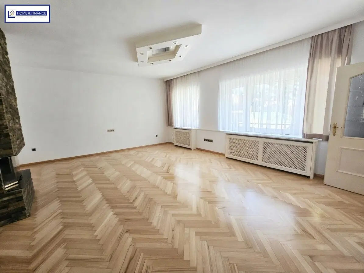 Große Familie gesucht! Geräumige Doppelhaushälfte in ruhiger Lage!