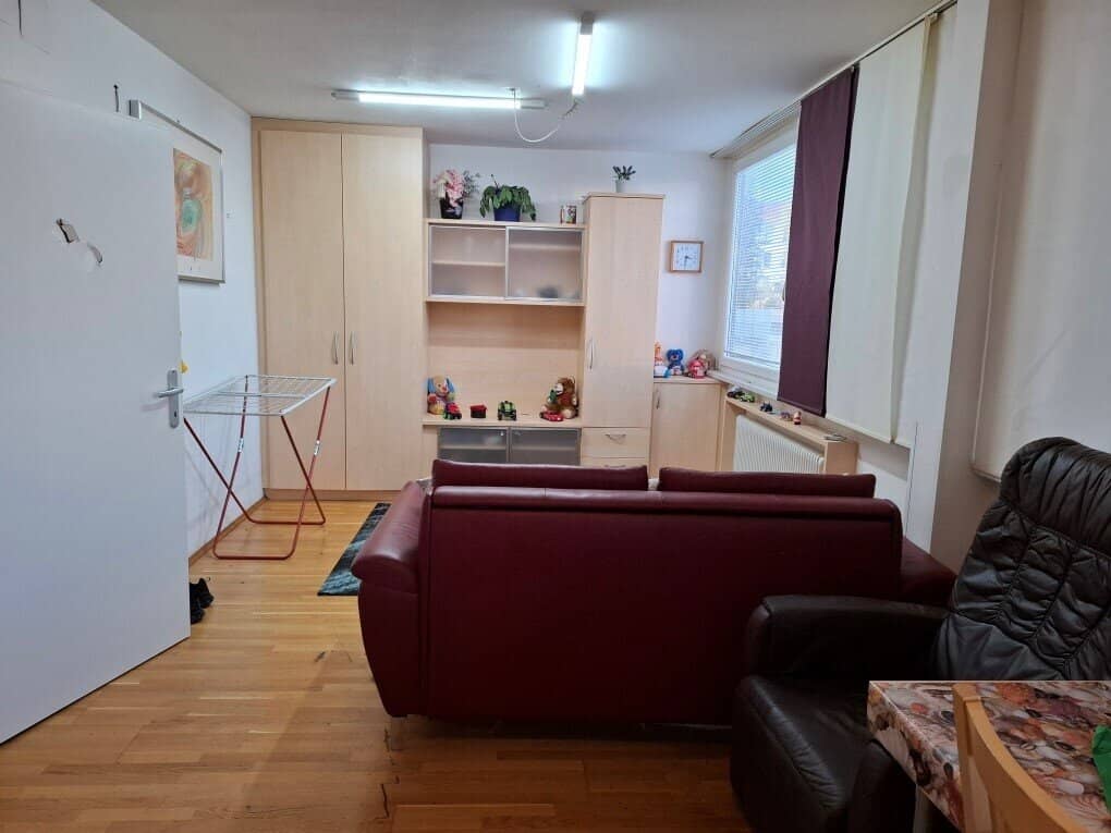 Möblierte 2-Zimmer-Wohnung mit Küchenblock im Zentrum von Kapfenberg zu mieten !