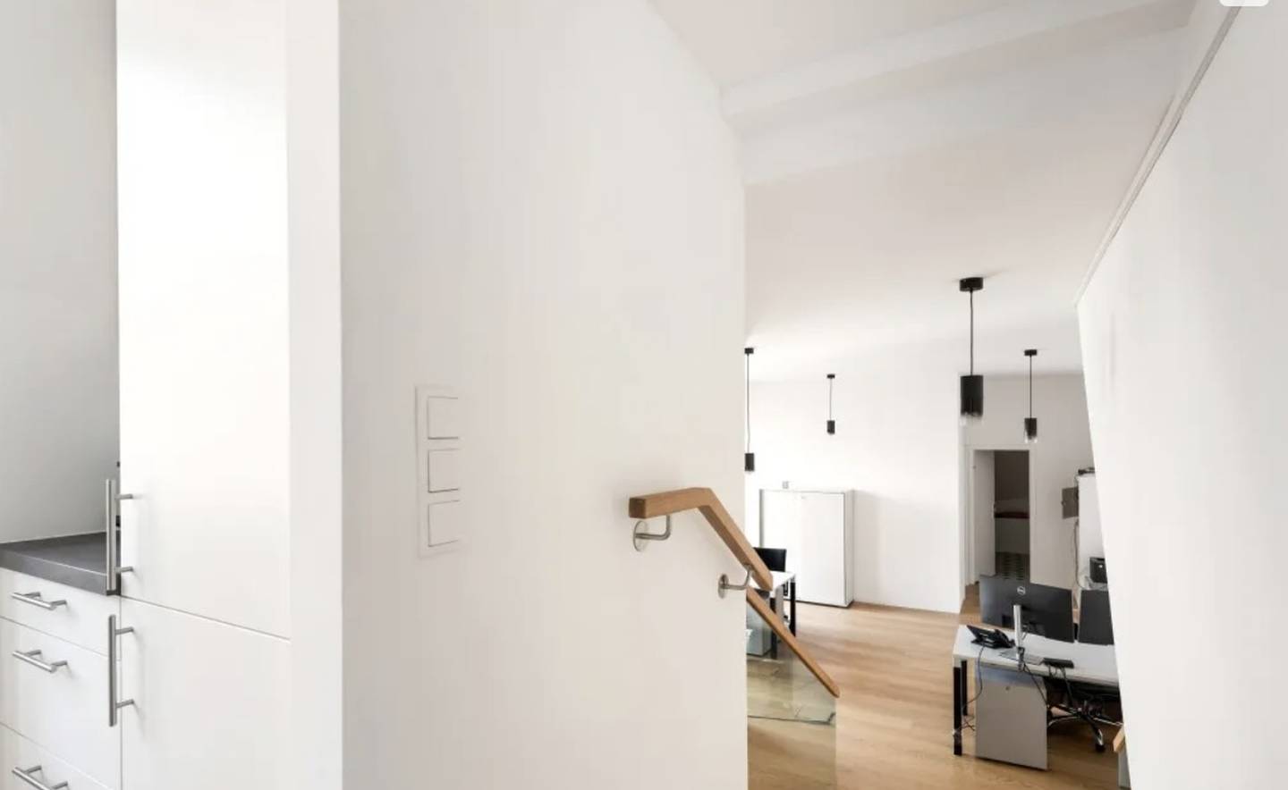 Saniertes Dachgeschosswohnung mit Balkon und Klimaanlage