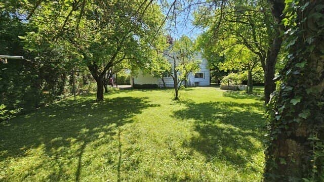 Beautiful plot of land - 1,064 m² - on the outskirts of Vienna - ideal for semi-detached house or small residential development