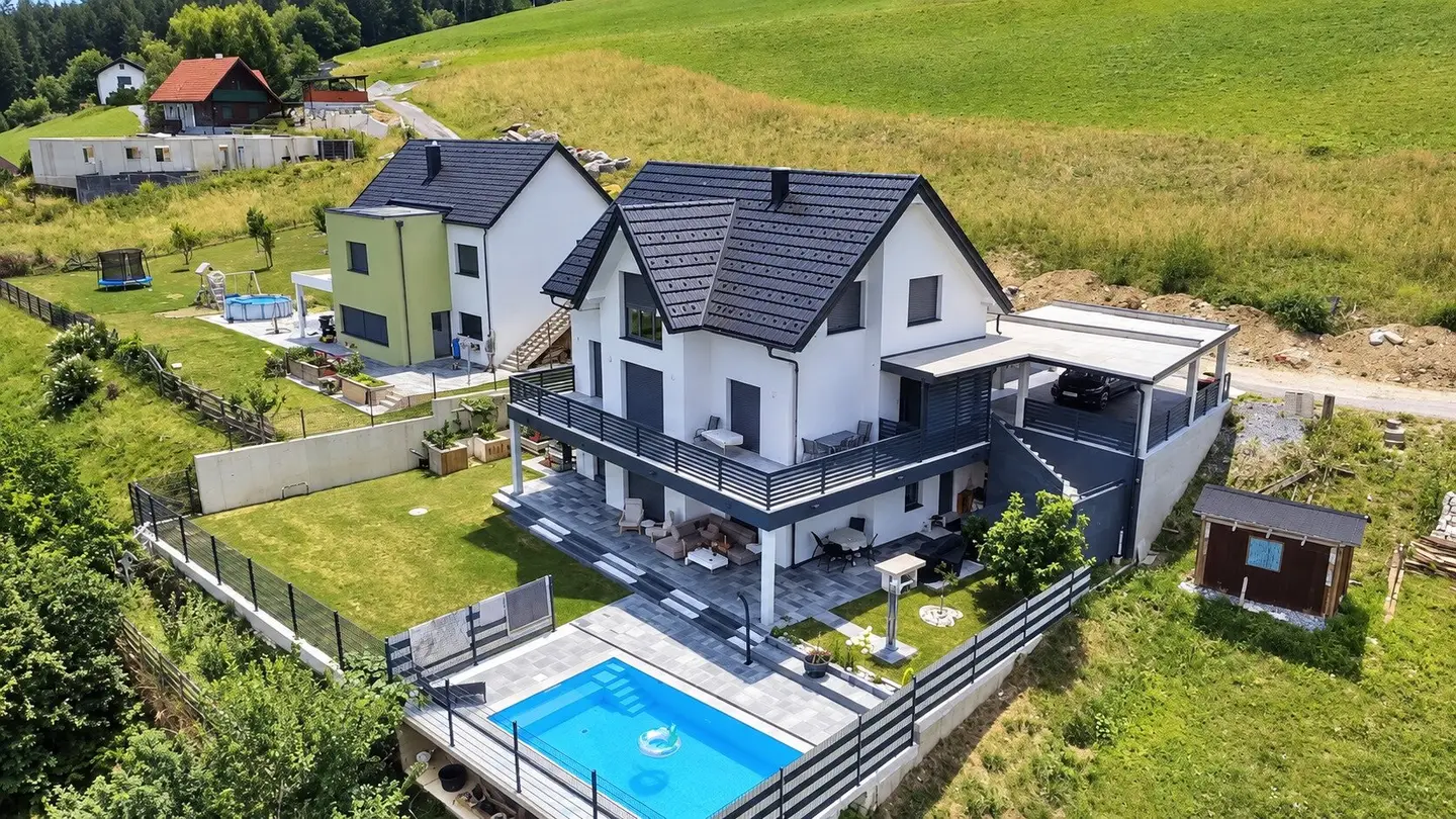 Exclusive single-family house with panoramic view, pool and modern architecture