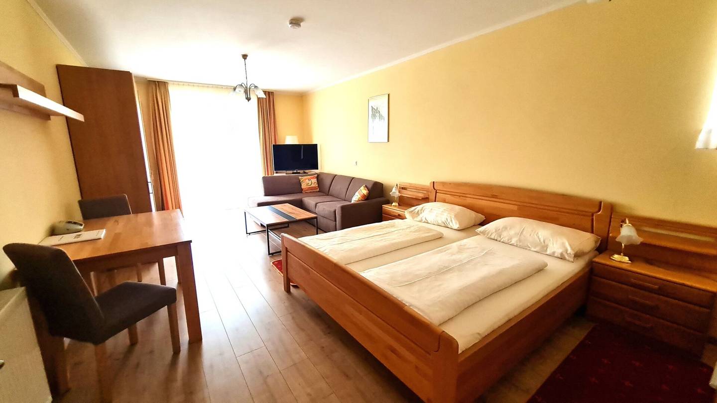 LÄNGSEE - FULLY FURNISHED LUXURY APARTMENT