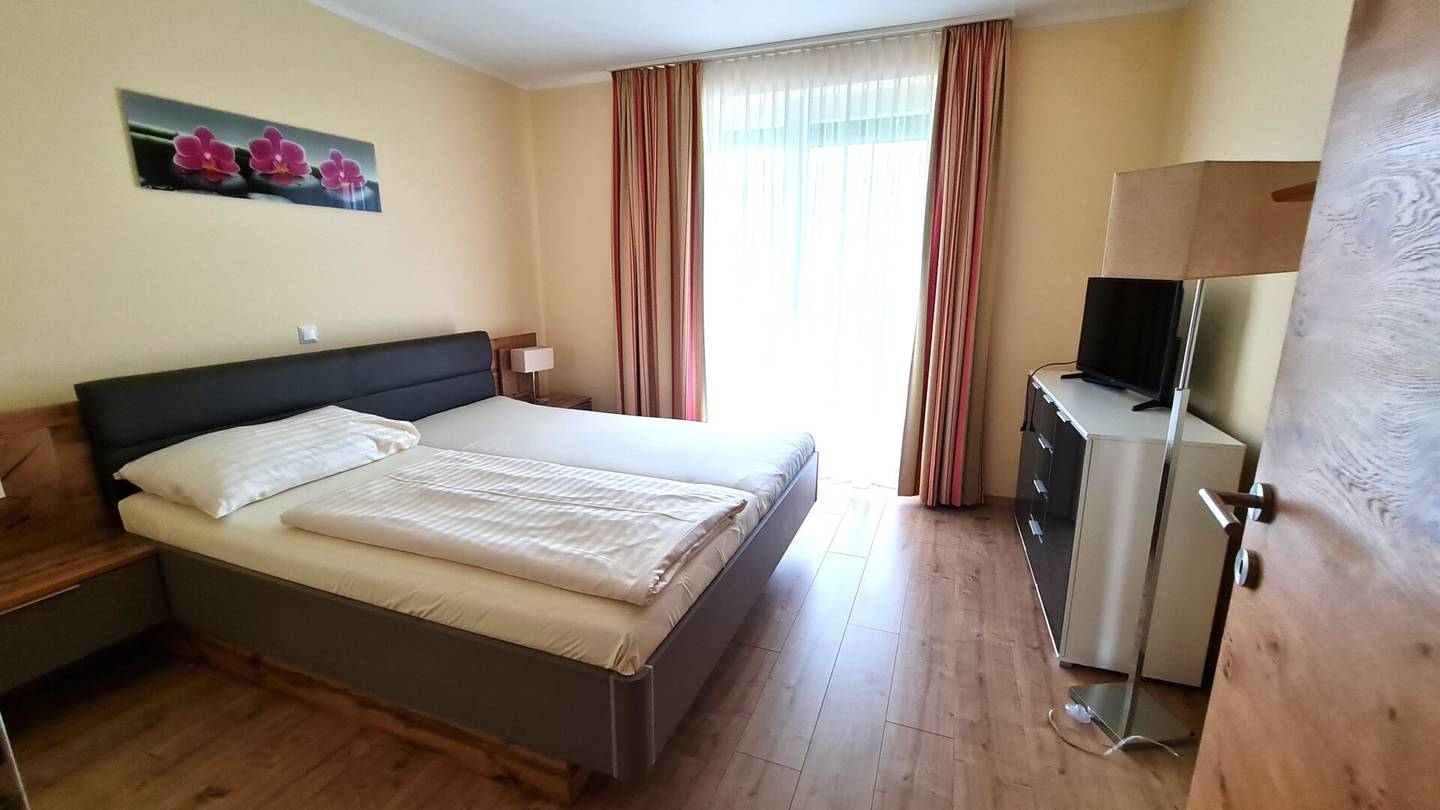 LÄNGSEE - FULLY FURNISHED LUXURY APARTMENT