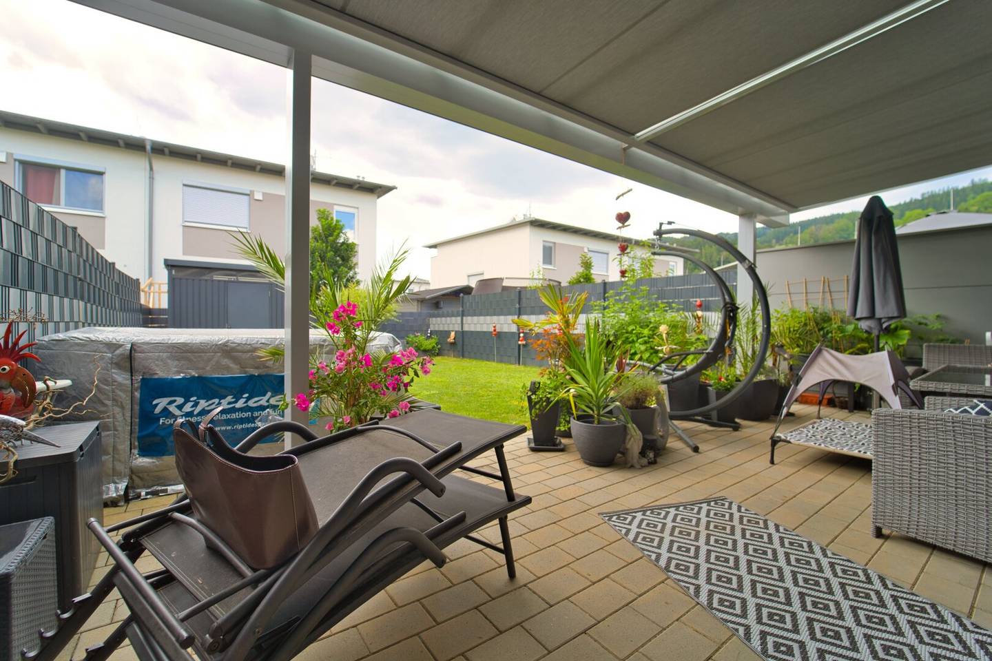 Modernes Kohlbacher Reihenhaus | schöner Garten | ruhige Grünlage | Terrasse, Balkon und Carport