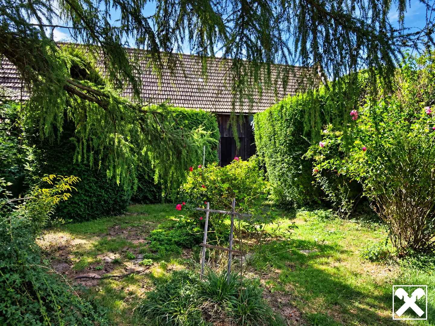 Apartment in former farmhouse with garden