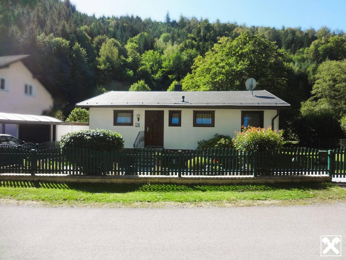 Wohnung mit Garten und Wintergarten in ruhiger Ortsrandlage