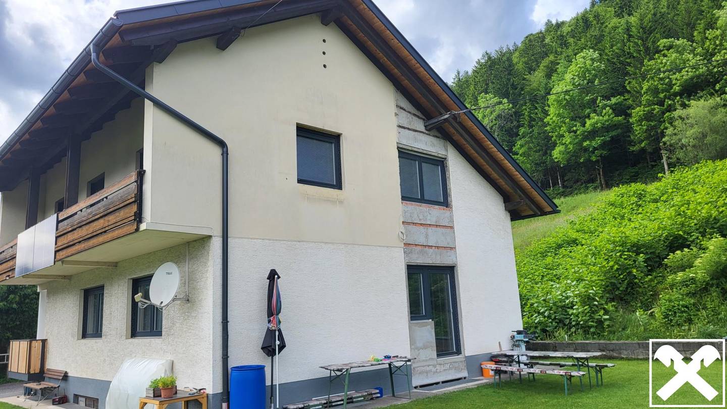 Sonniges Haus mit großem Garten Familienwohnung