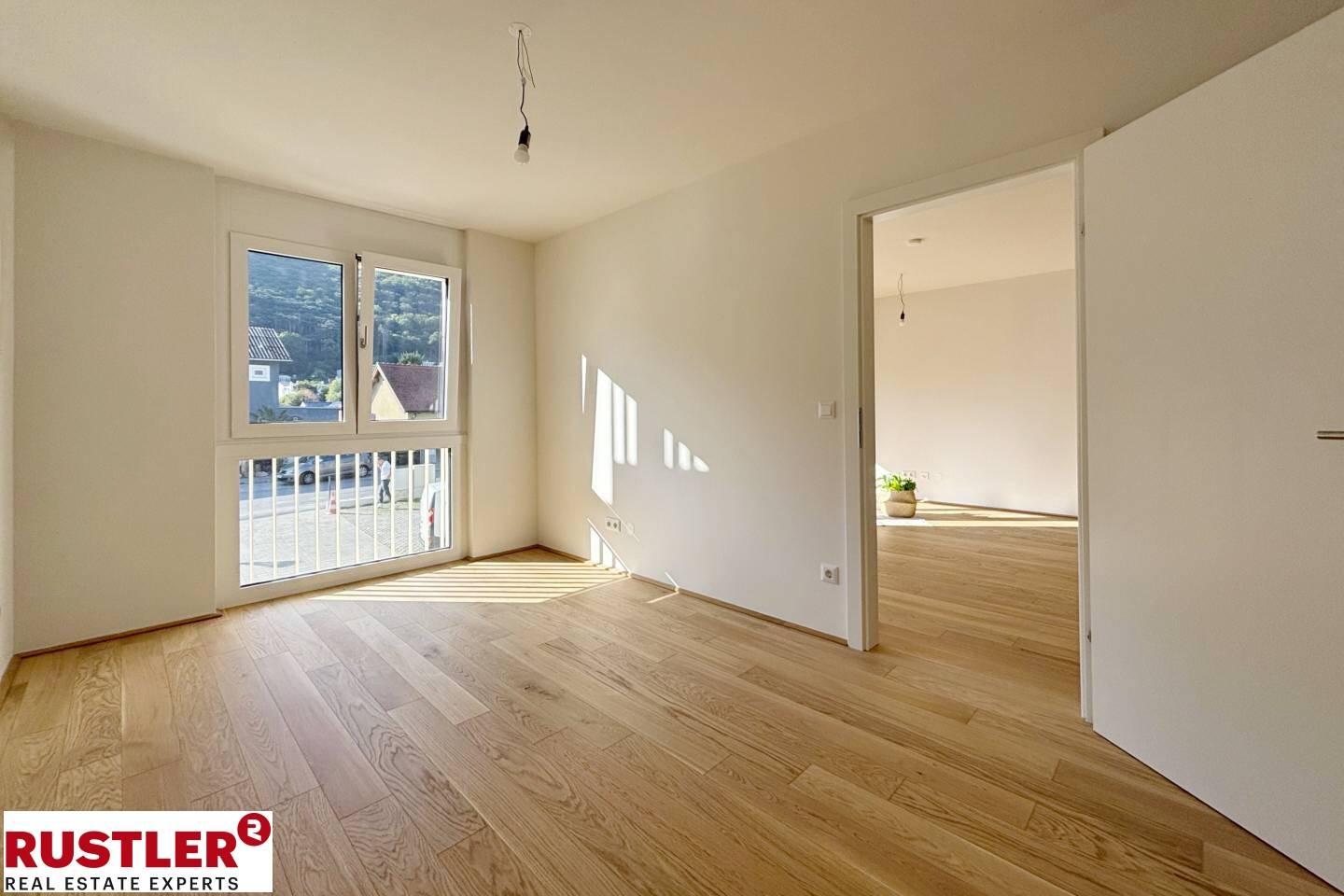 Lichtdurchflutete Wohnung mit südseitigem Balkon und Weitblick