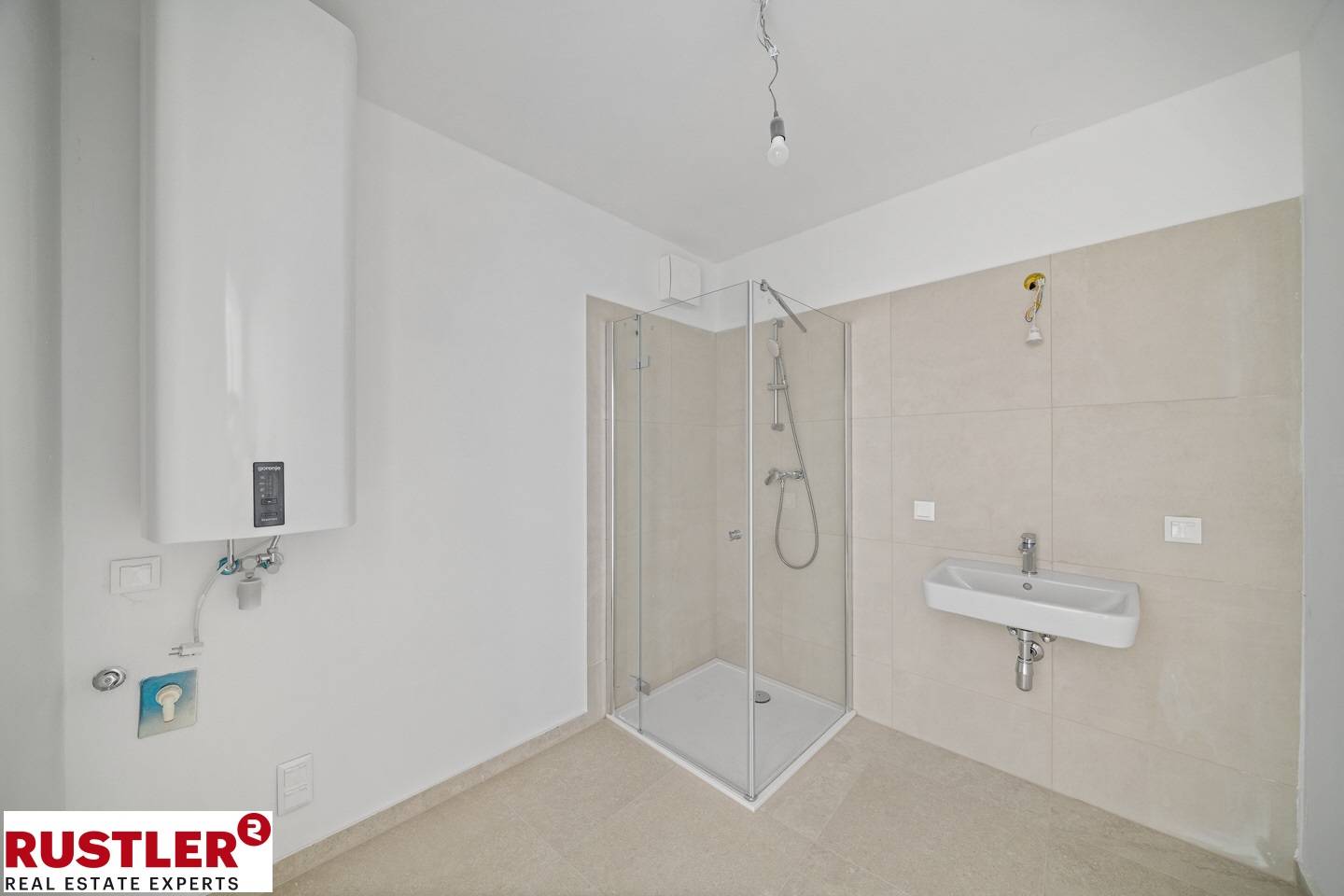 Neubauwohnung in zentraler Lage mit großzügigem Balkon