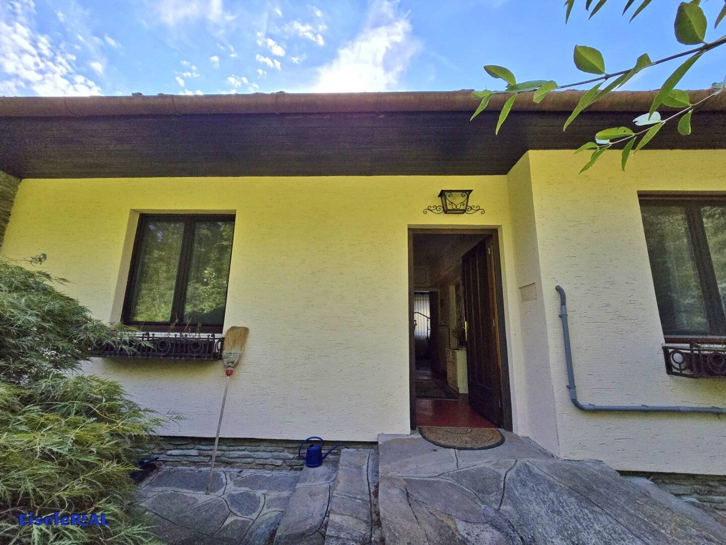 NATURE meets NATURE, Plot with old house, Sale from estate