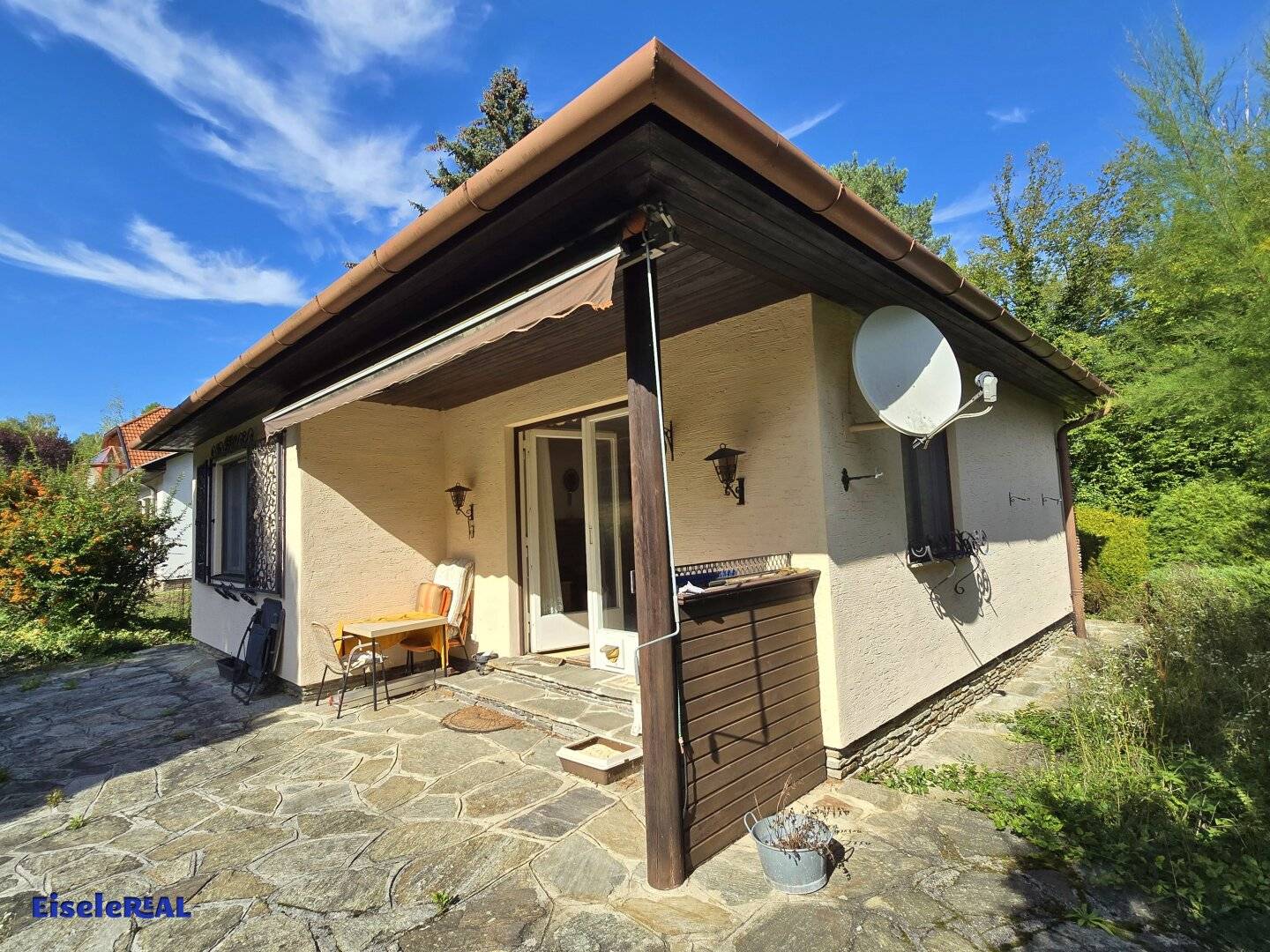 NATURE meets NATURE, Plot with old house, Sale from estate