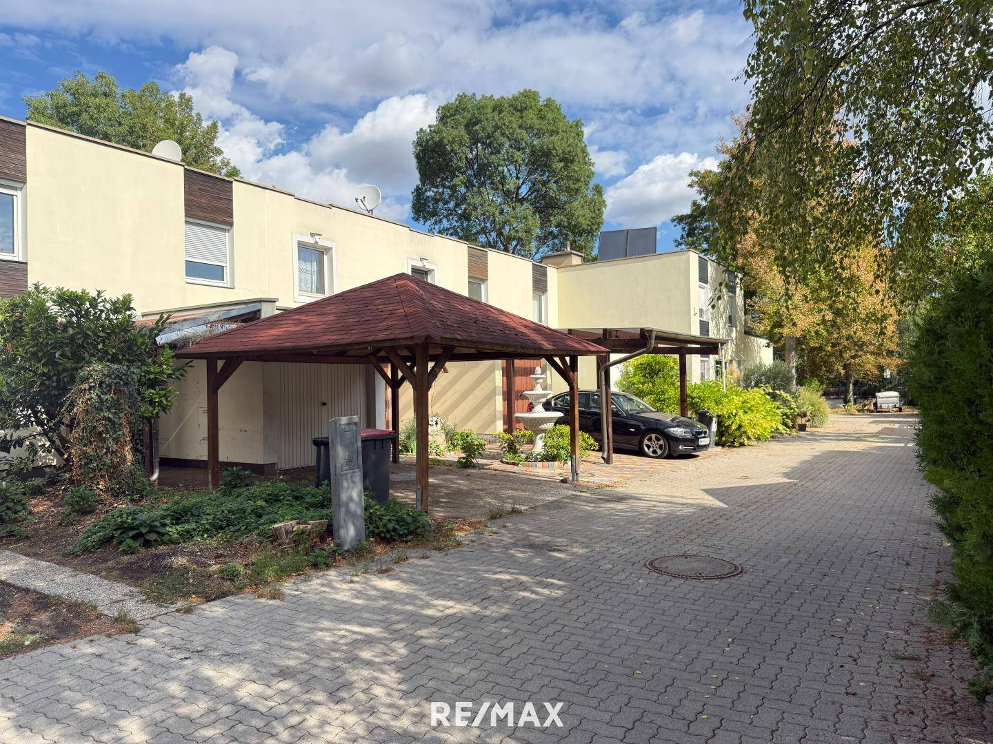 Familienwohnung neben Schmuckerau mit Garage