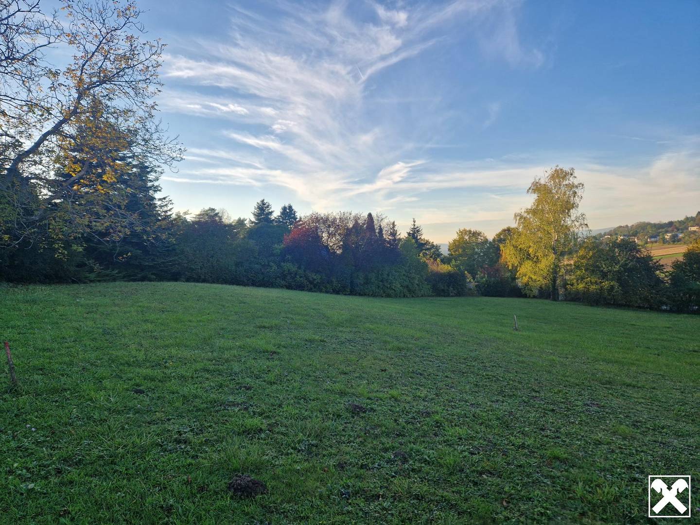 EIN TRAUM WIRD REALITÄT: AUSSERGEWÖHNLICHES BAUGRUNDSTÜCK IN HAGENBRUNN MIT FREIEM AUSBLICK IN TOLLER, RUHIGER WOHNLAGE