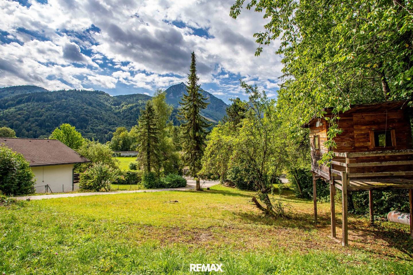 Sunny Building Plot in Strobl on the Wolfgangsee