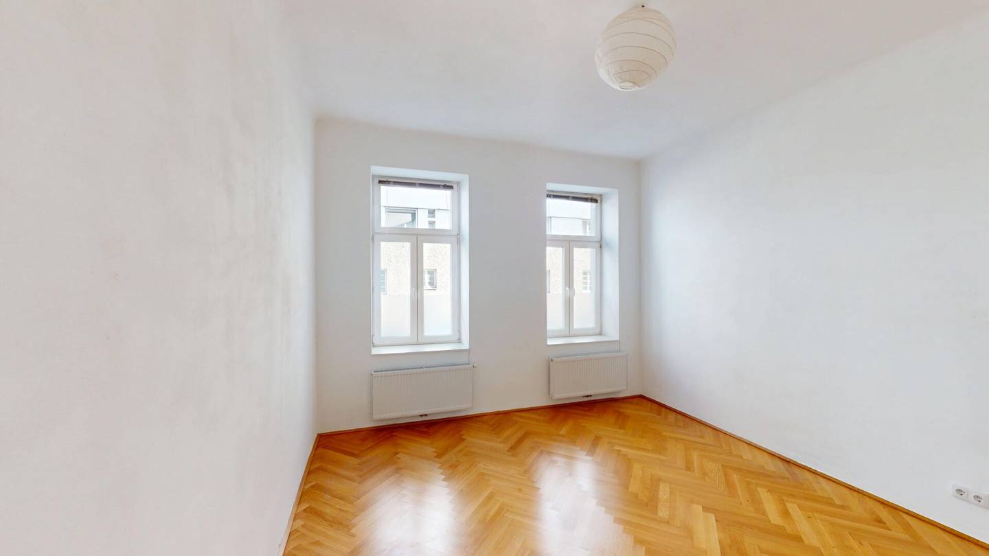 Renovated old building gem on raised ground floor near U3 Ottakring