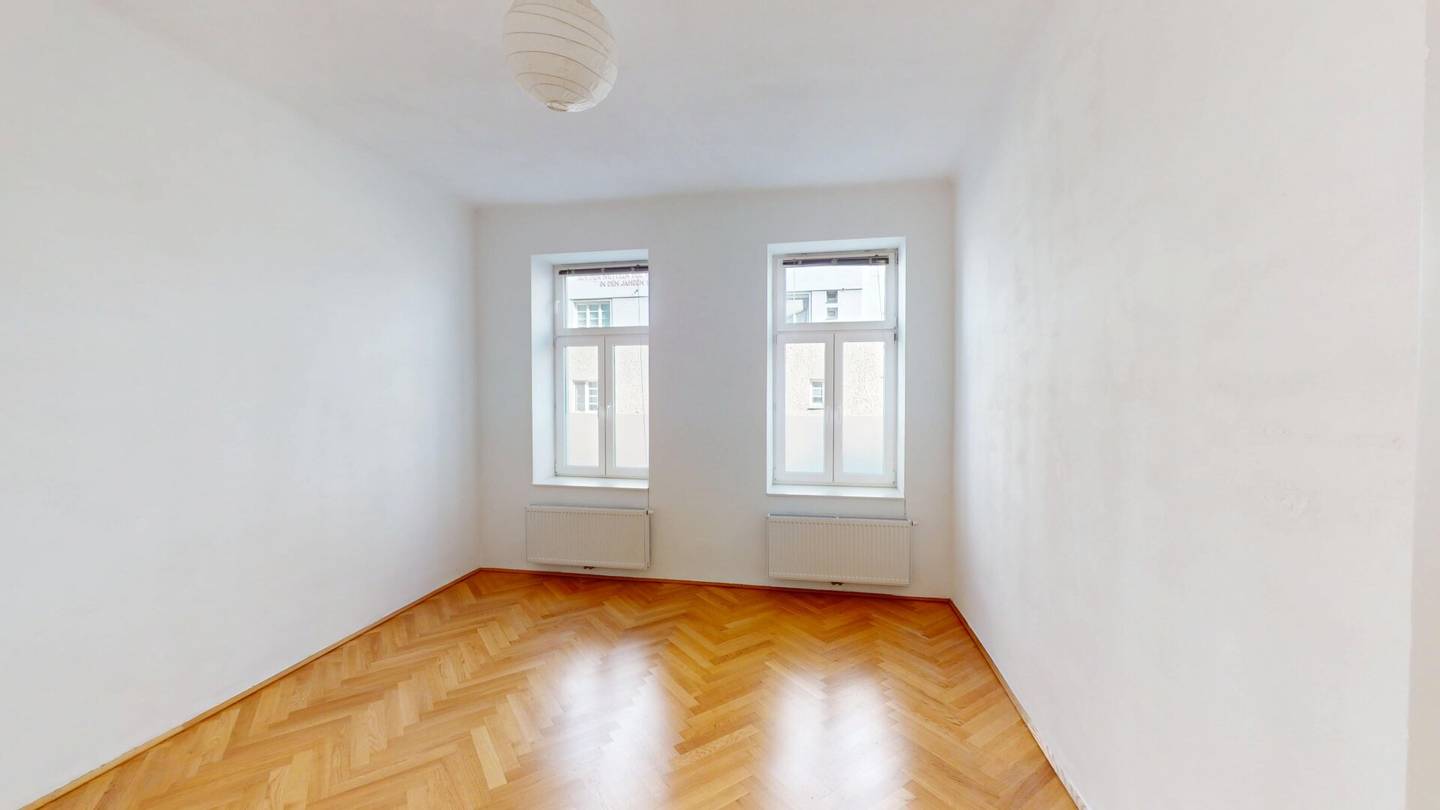 Renovated old building gem on raised ground floor near U3 Ottakring