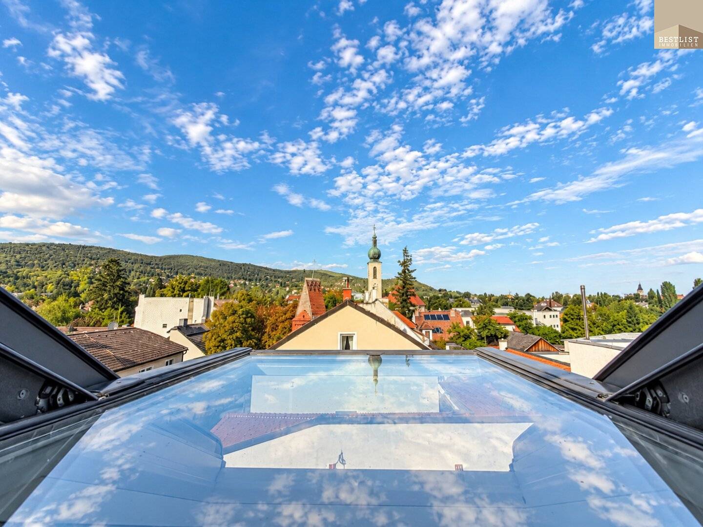 Spaciousness at the highest level – Attic apartment in sought-after Baden location