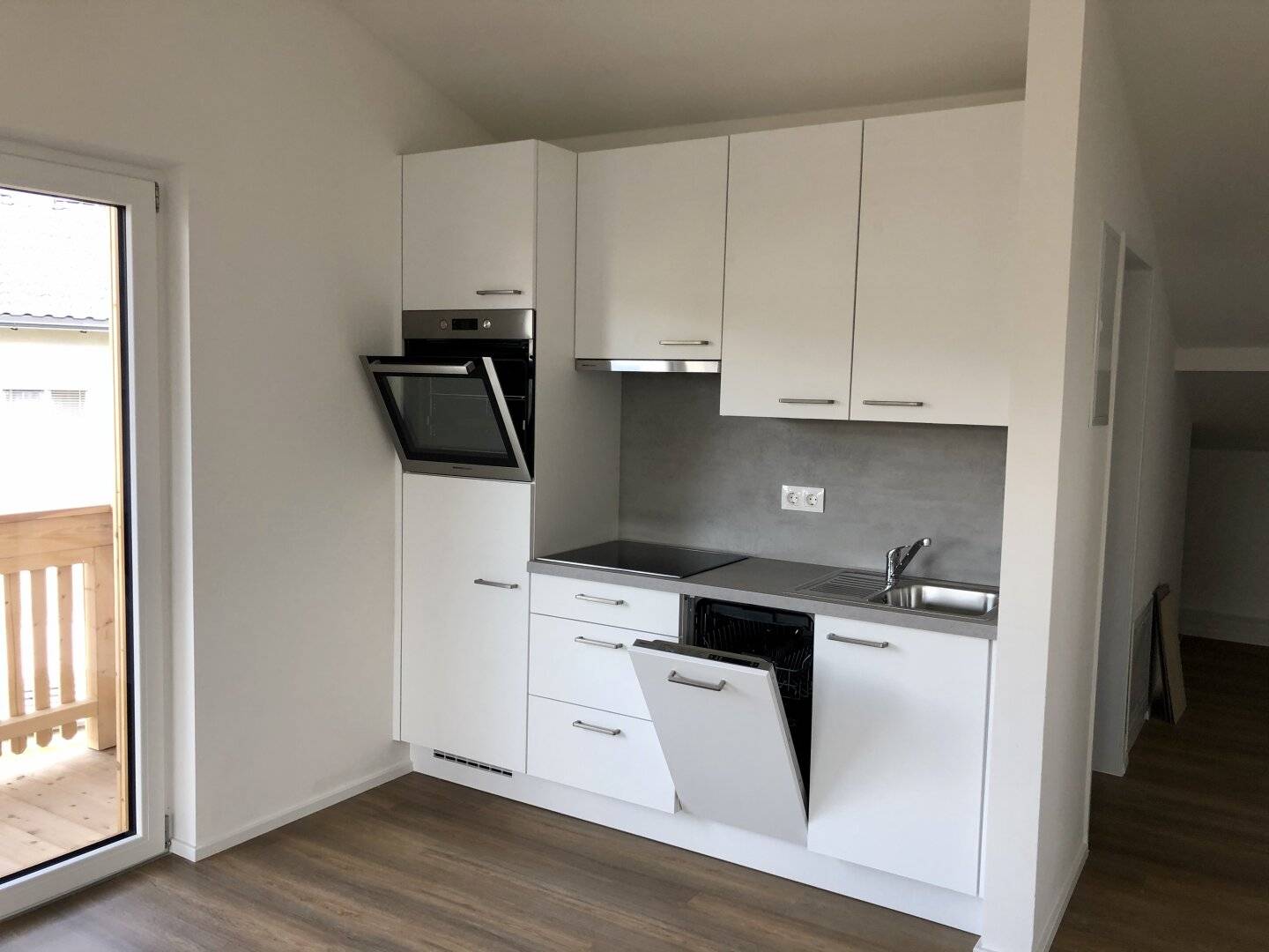 Like-new 2-room apartment with air conditioning and panoramic view