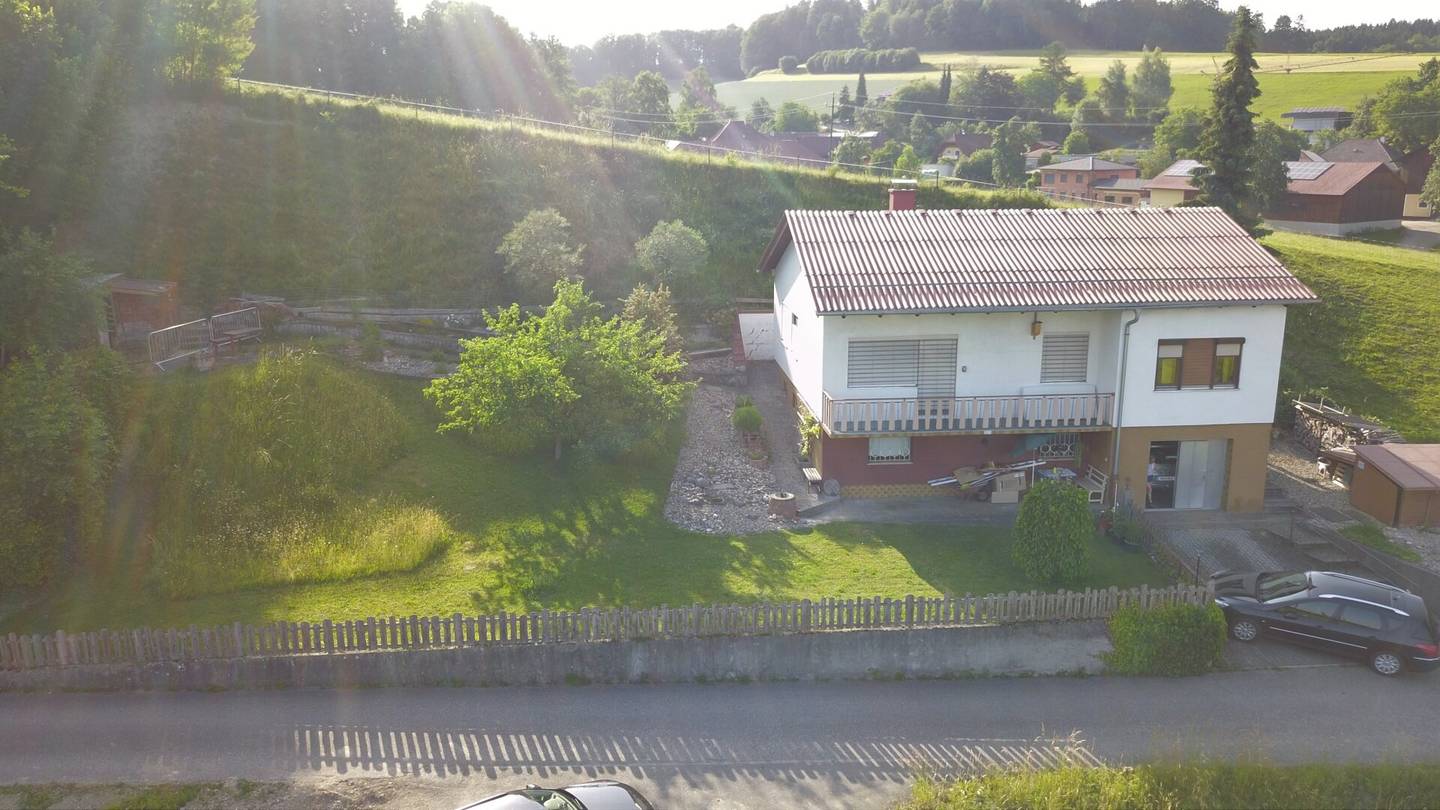 House in Redlham, 4 rooms, balcony, garage – Your renovation project at a top price