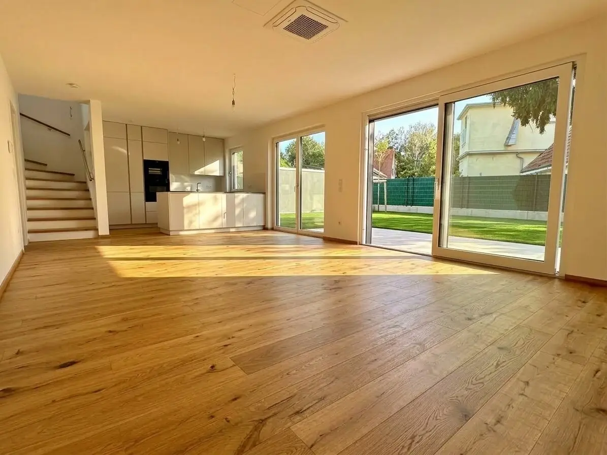 5-room first-occupancy dream house with approx. 150 m² garden 2 bathrooms brand-name kitchen commission-free for the buyer