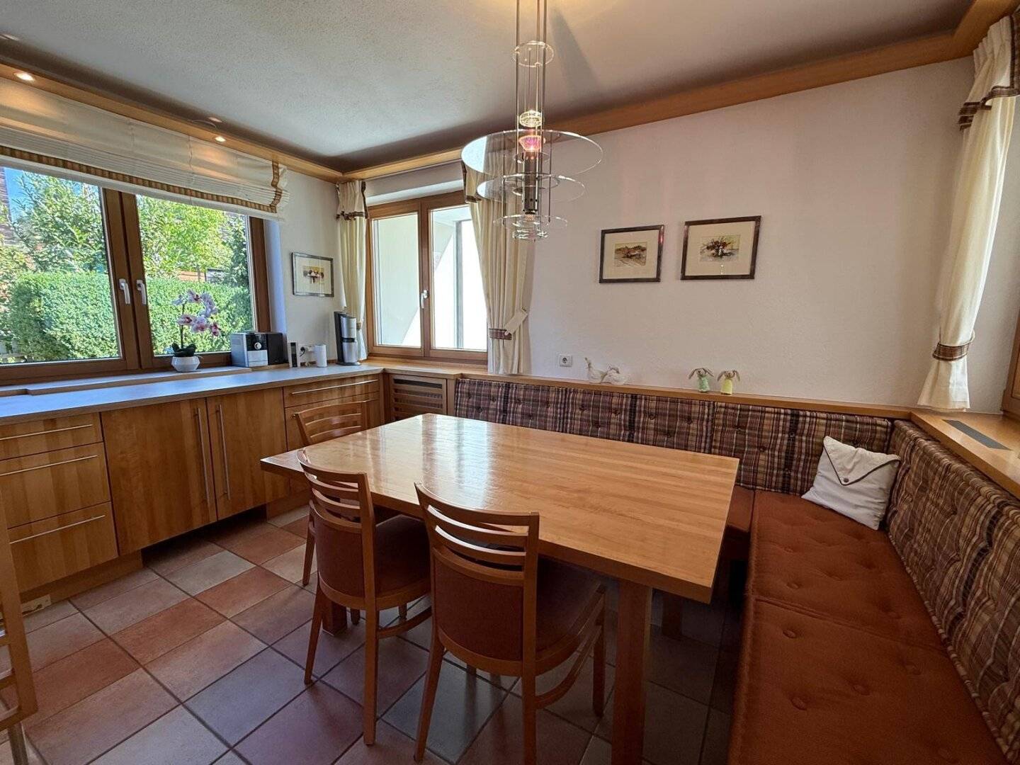 Modernes, großzügiges, sonniges Einfamilienhaus mit traumhaften Garten und Einlieger-Garconniere in Sistrans