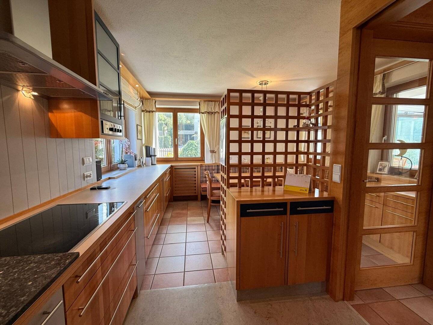 Modernes, großzügiges, sonniges Einfamilienhaus mit traumhaften Garten und Einlieger-Garconniere in Sistrans
