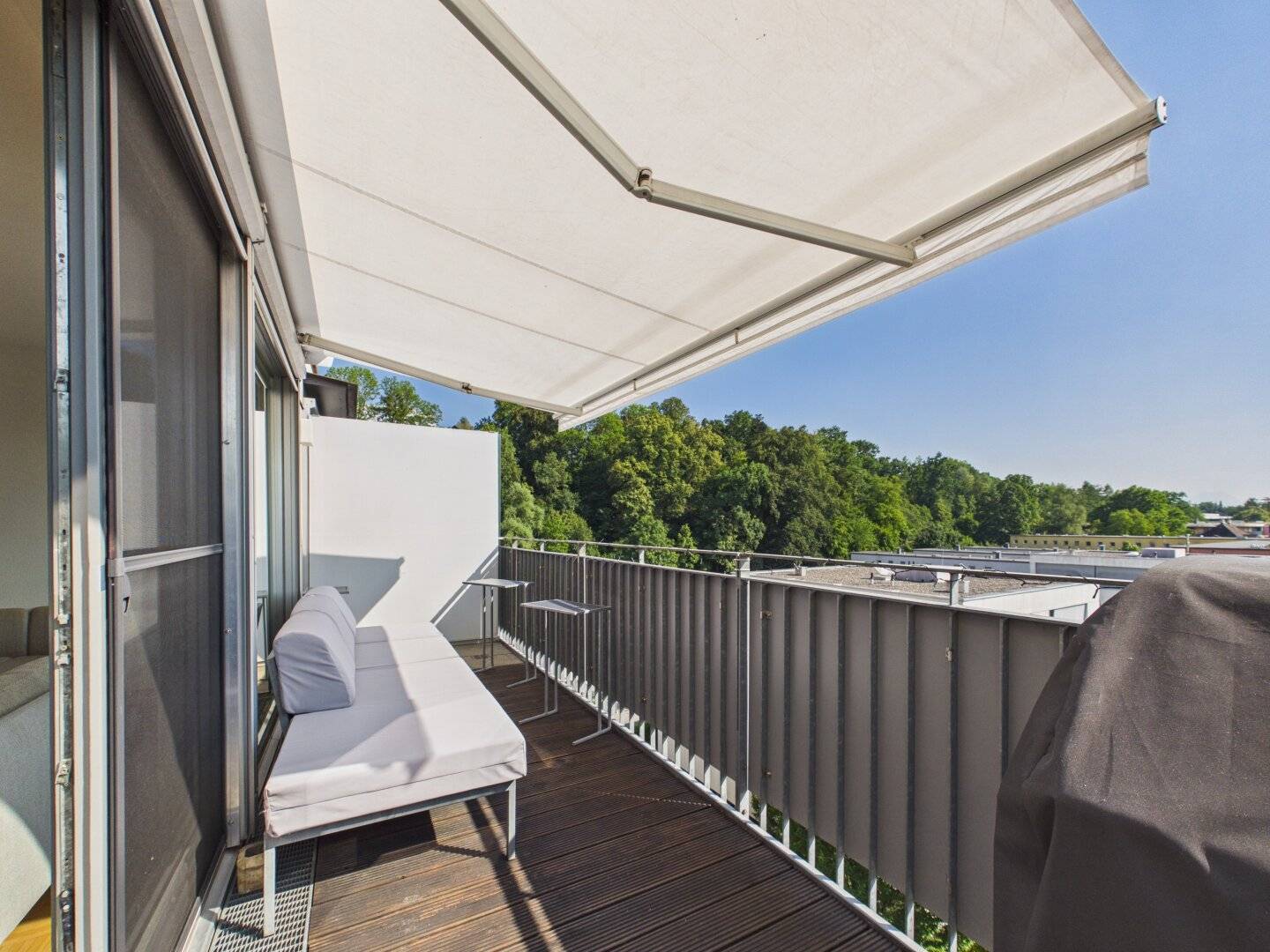 Above the Roofs of Bregenz – sunny 3-room apartment with view and terrace