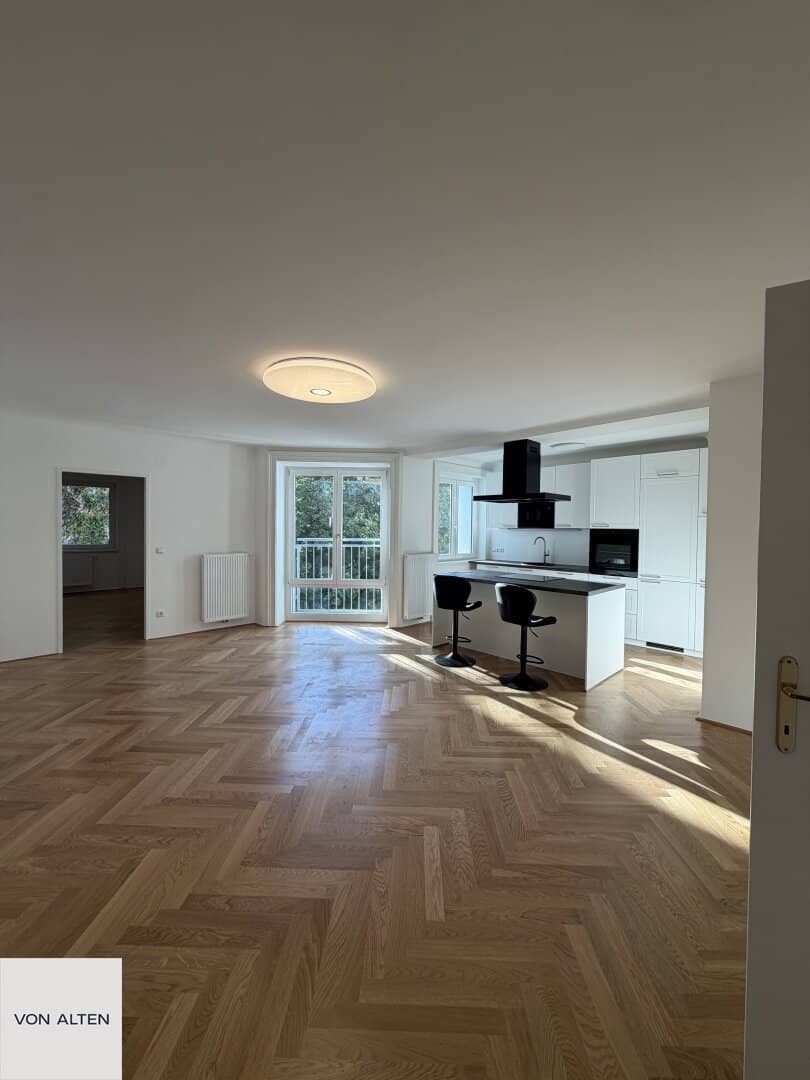 Bright 3-room apartment on 4th floor with lift approx. 111m² living area