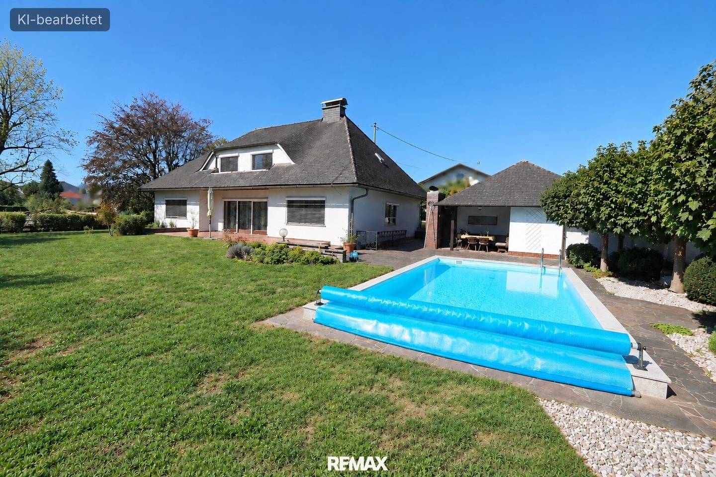 Plenty of space in a well connected location – spacious residential house for family, generations and new living ideas in Gunskirchen