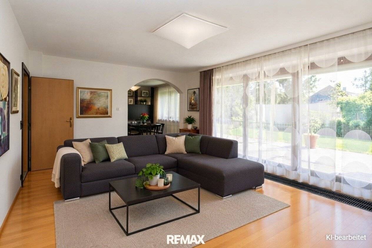 Plenty of space in a well connected location – spacious residential house for family, generations and new living ideas in Gunskirchen