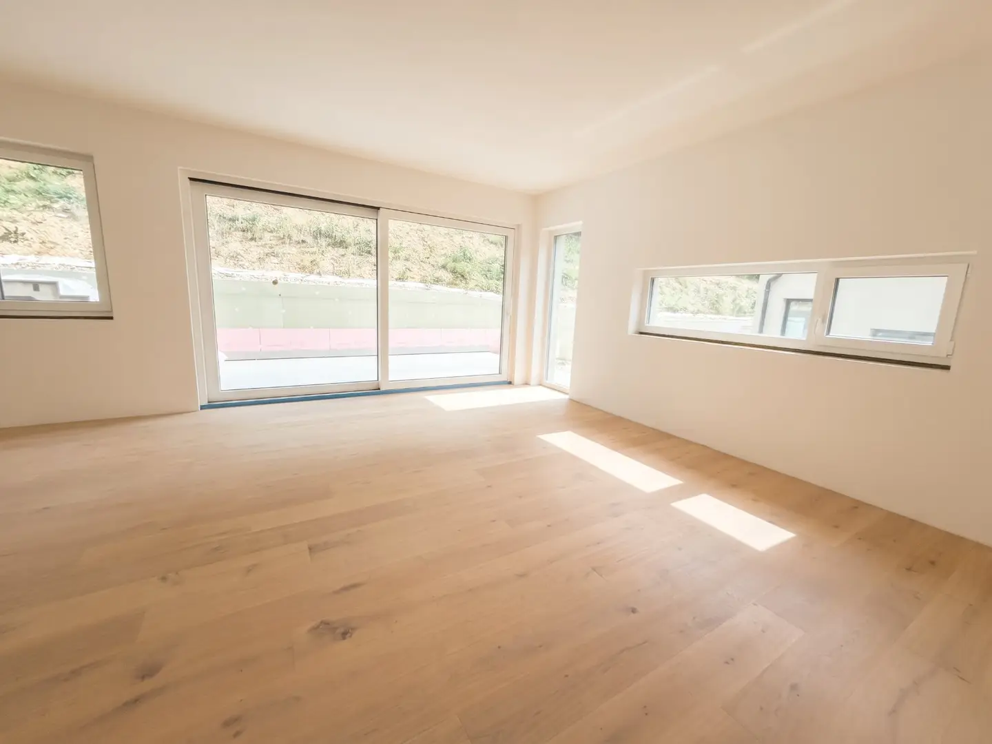 Erstbezug Familienwohnung mit Garten und Garage